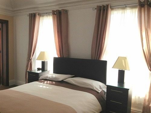 Oyo Lord Nelson Hotel Телфорд Екстериор снимка