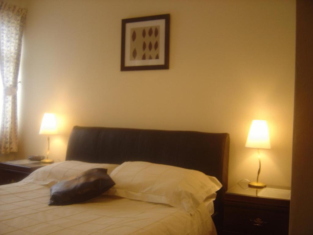 Oyo Lord Nelson Hotel Телфорд Стая снимка