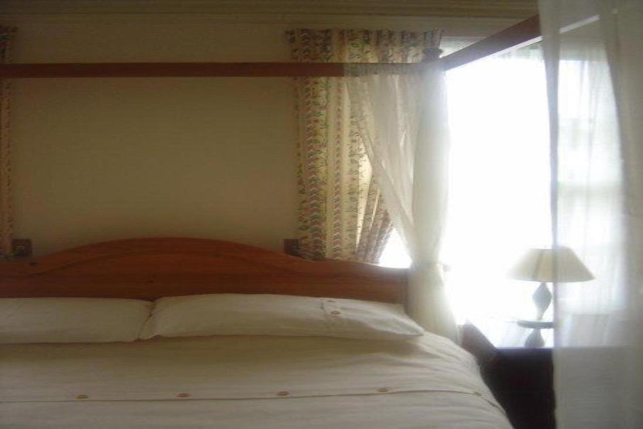 Oyo Lord Nelson Hotel Телфорд Екстериор снимка